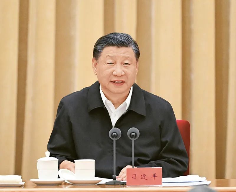 習近平出席會議并發表重要講話.jpg